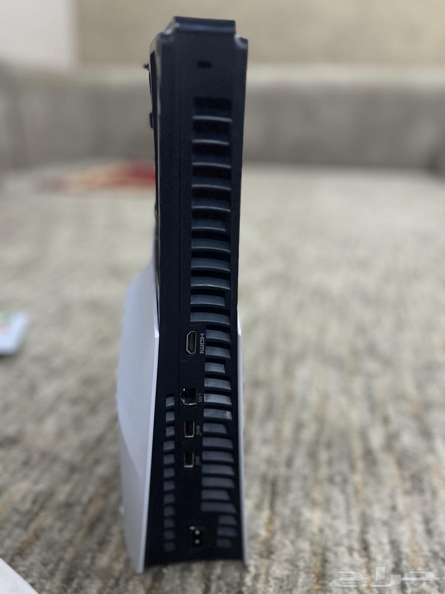 Slightly used clean PlayStation Five64425838013315112