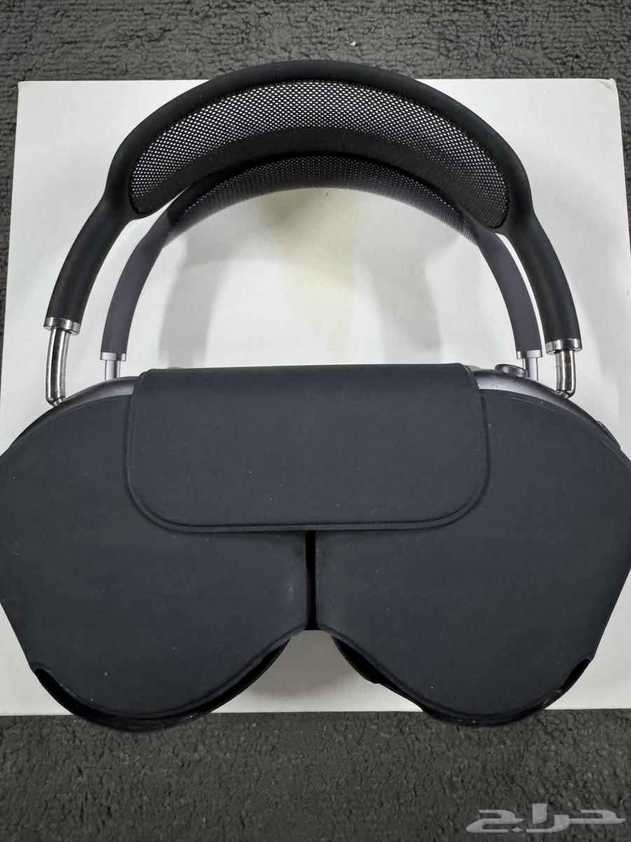 AirPods Max headphones with very clean and minimal use64421594758657111