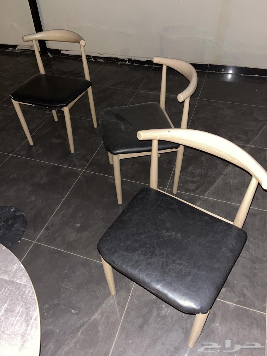 Chairs and tables64420027415810110