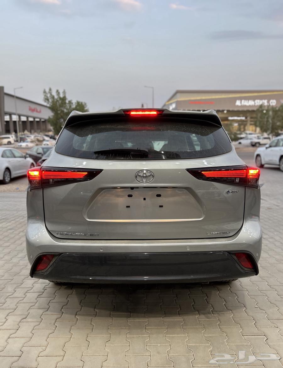 تويوتا  هايلاندر لمتدد 2025 فل كامل فضي 196650 شامل الضريبة64580499920130113