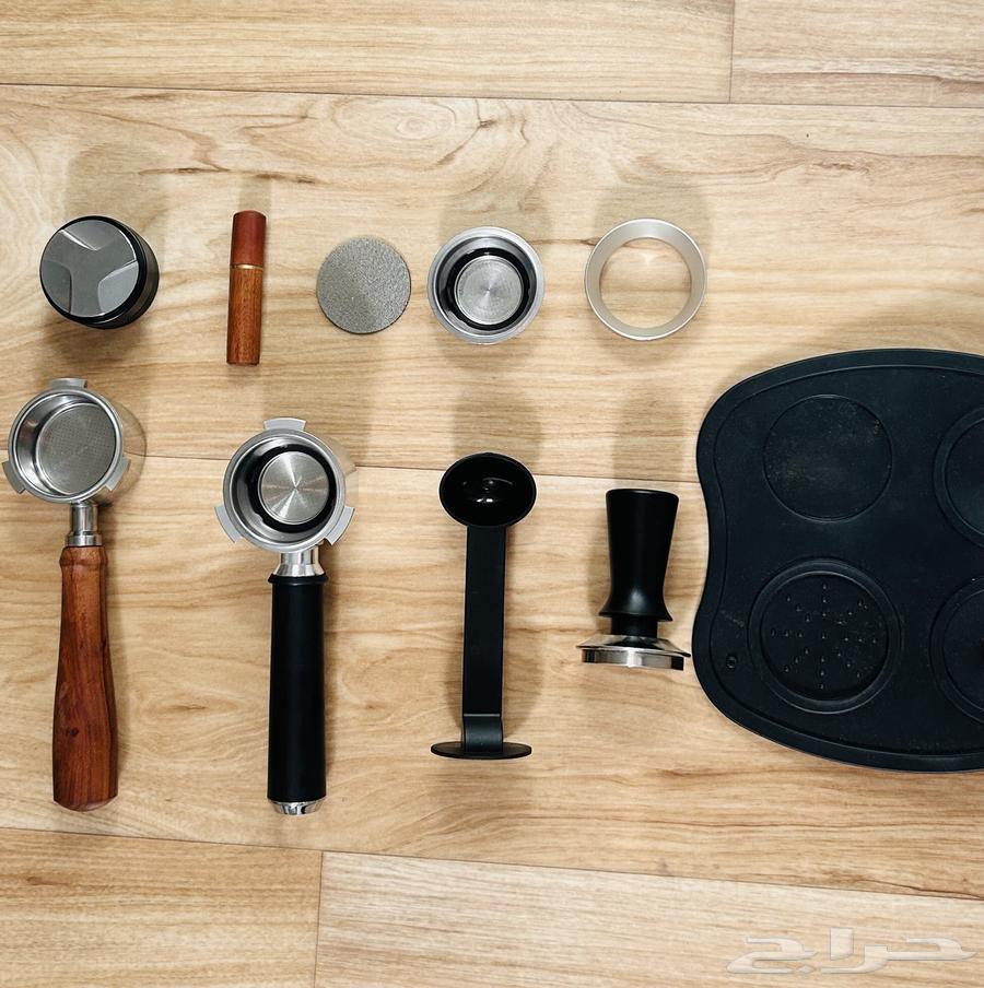 ماكينة قهوة ديلونجي ديدكا 1350 واط مع صانعة رغوة الحيب64420715614851112