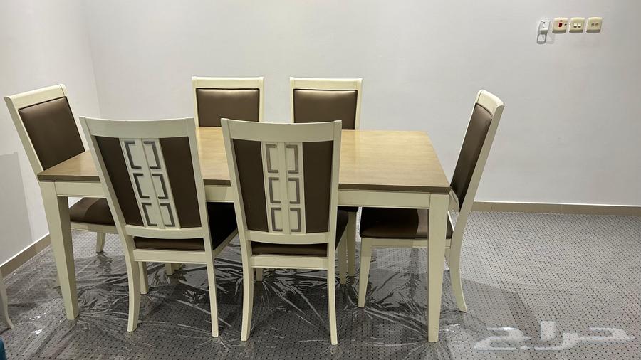 للبيع طاولة طعام فخمة صناعة فيتنام نظيفة64423022485761113