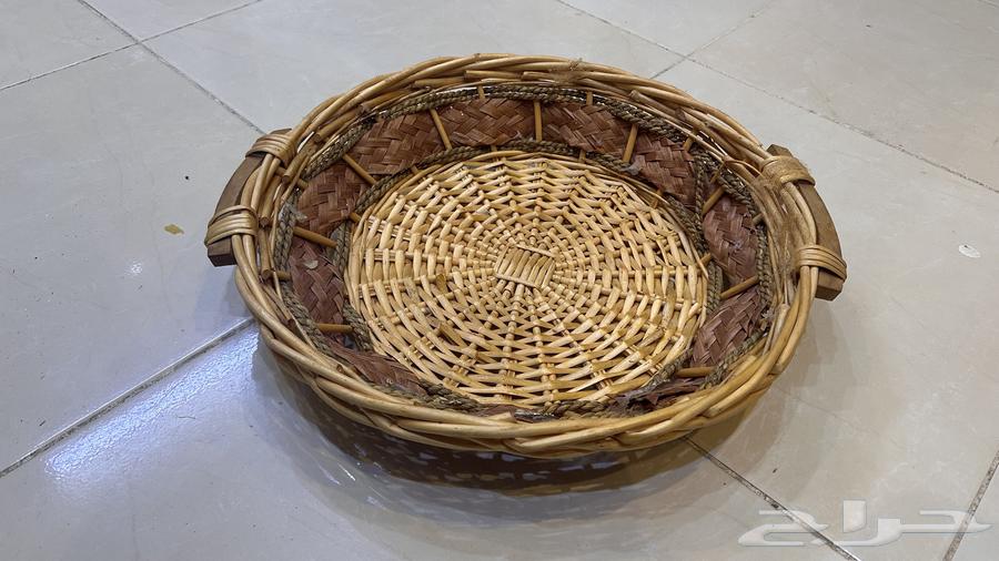 Wicker baskets and small wooden boxes and wooden tissue box at a good price64419265173761113