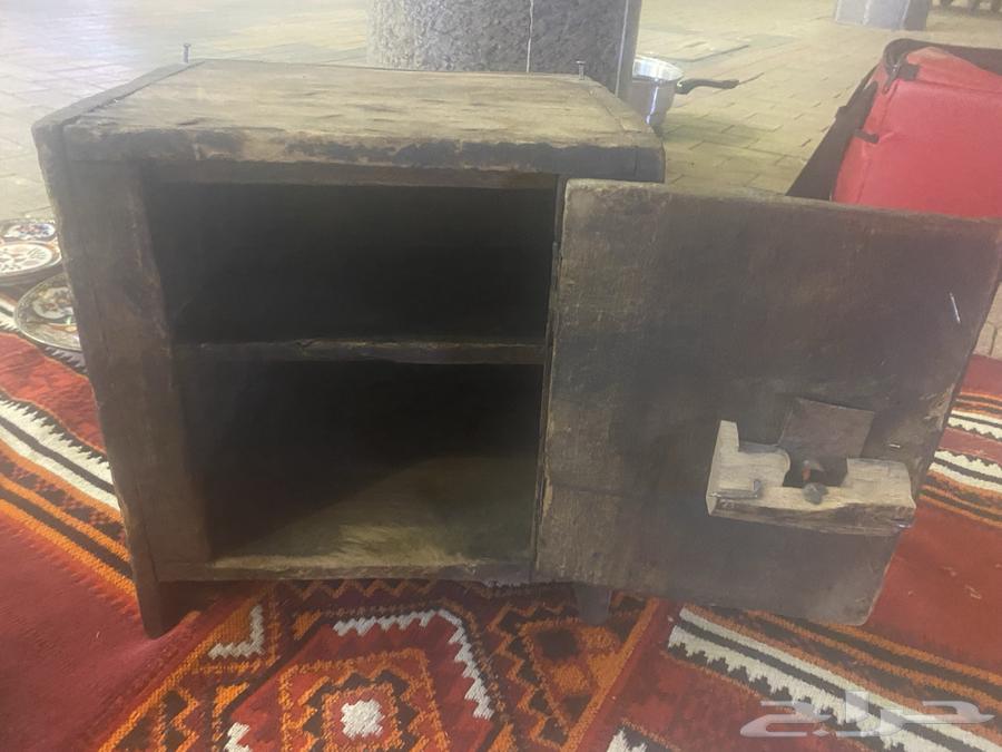 صندوق خشبي نجدي اصل نادر للمعاميل والفناجيل واغراض القهوة64425219443841112