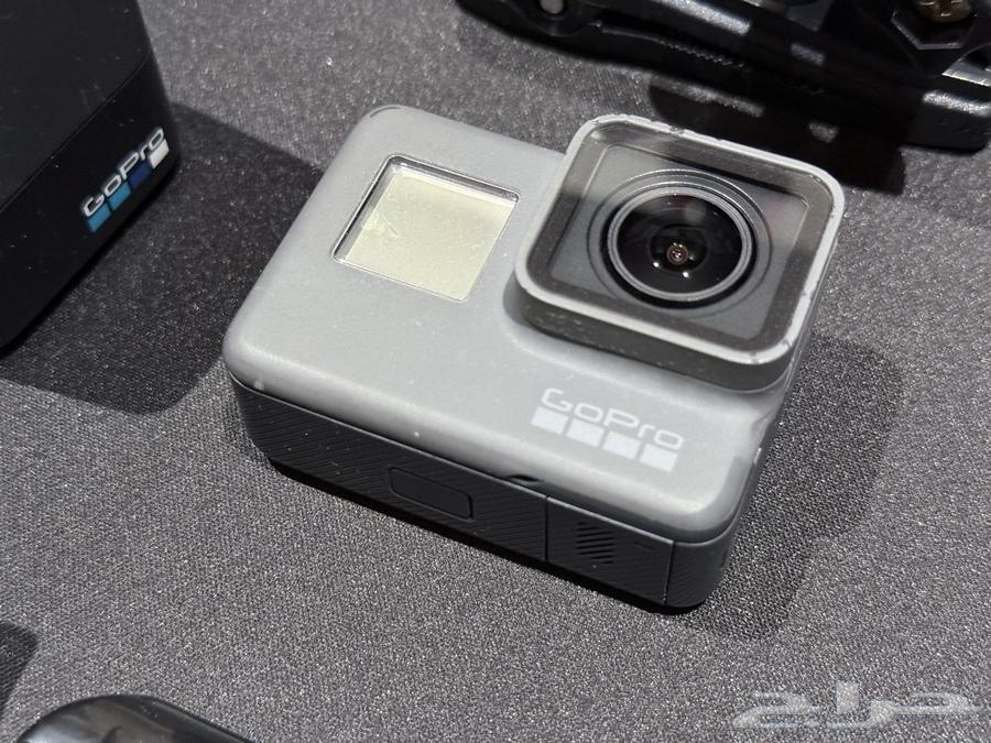 GoPro Hero 5 مع ملحقات قيمة64420972705026110