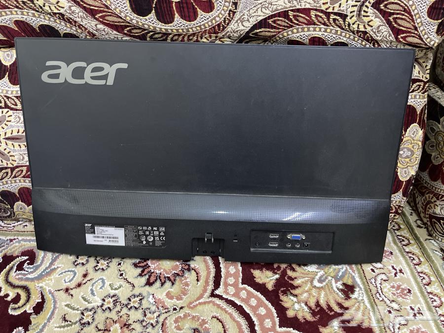 Acer monitor with stand, everything included and power cable64425489071107112