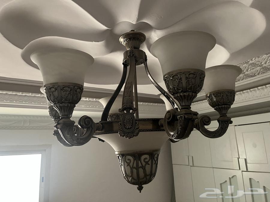 ثريا شبه جديده ونظيفه64422300251009111