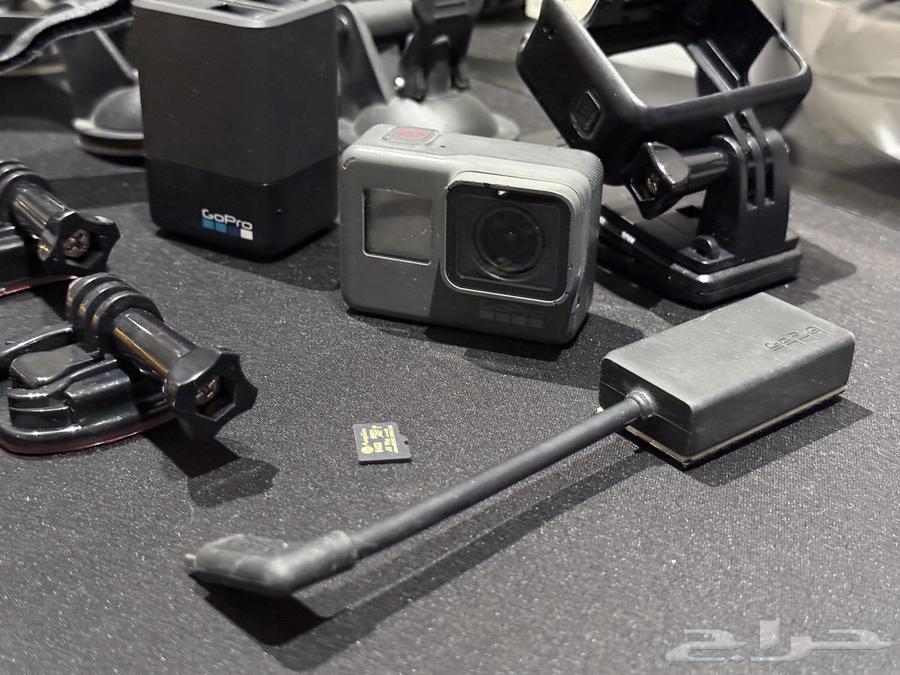 GoPro Hero 5 مع ملحقات قيمة64420972705026111