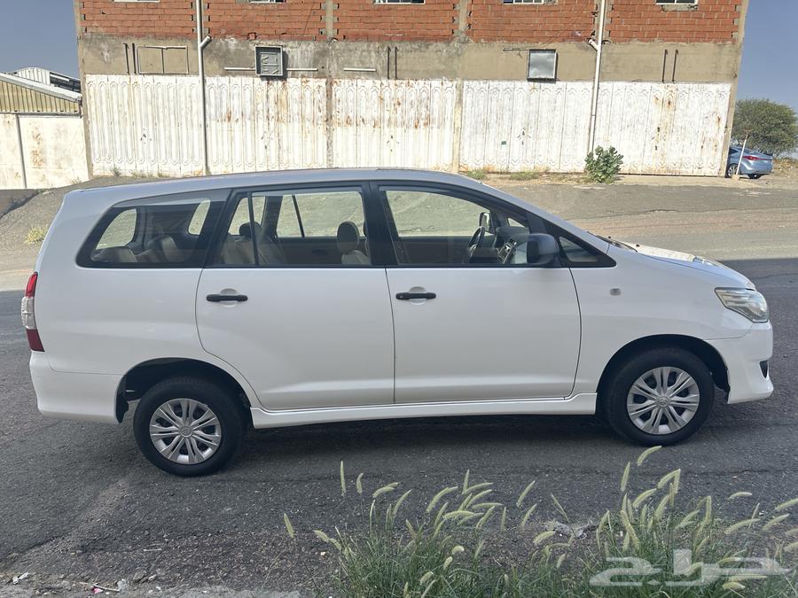 تويوتا انوفا 2014 نظيفة جدااا64582868737411112