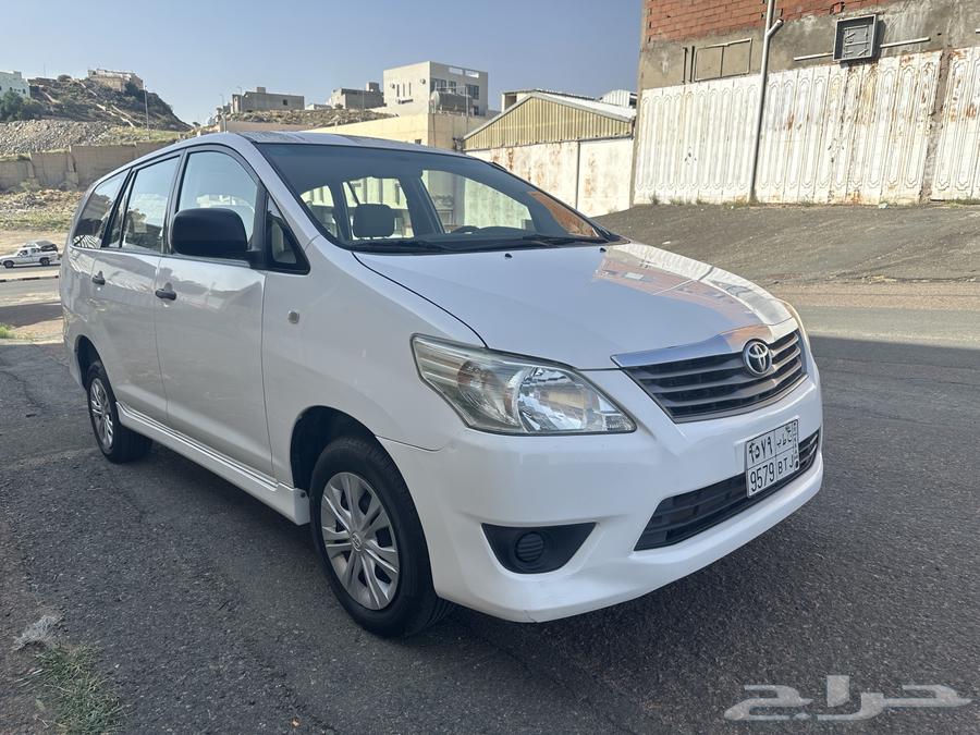 تويوتا انوفا 2014 نظيفة جدااا64582868737411111
