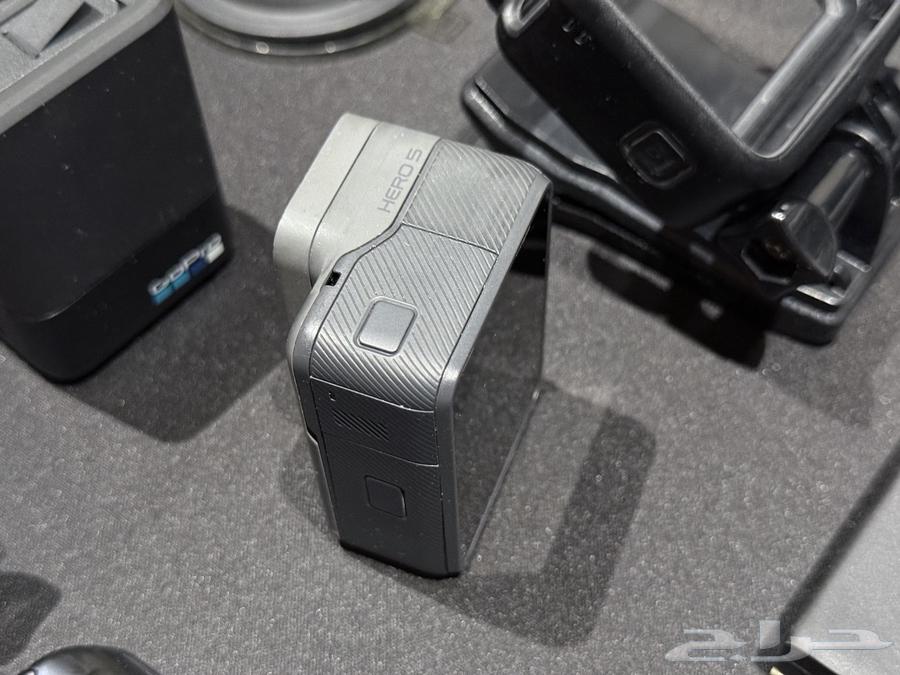 GoPro Hero 5 مع ملحقات قيمة64420972705026113