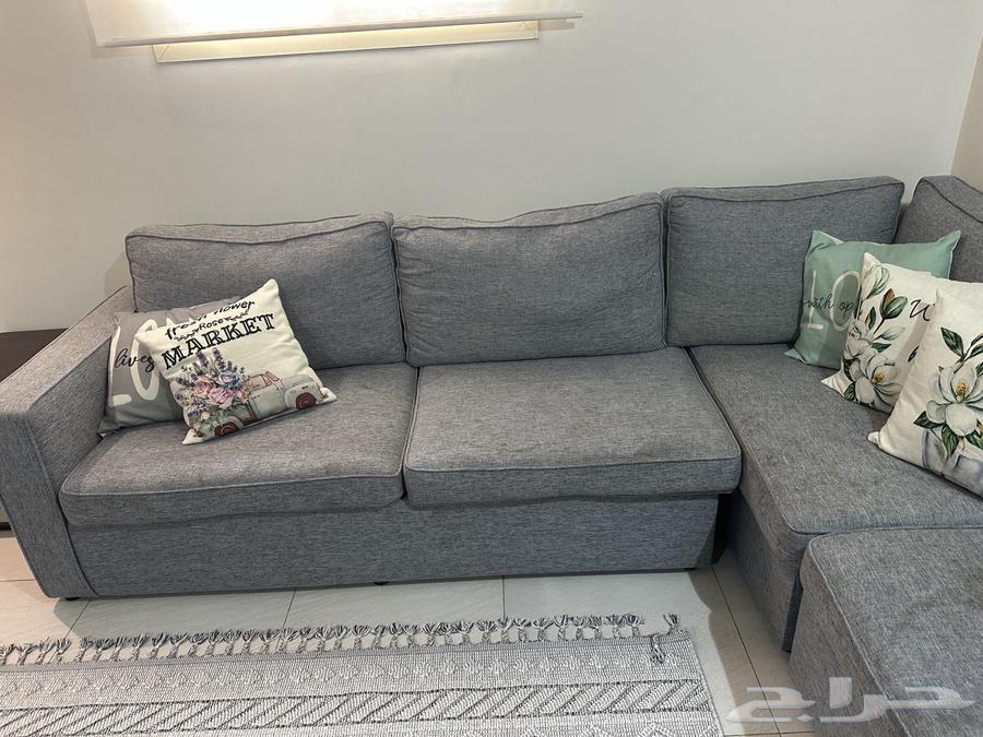 Sofa set for sale, needs cleaning but at a symbolic price64422313634947111