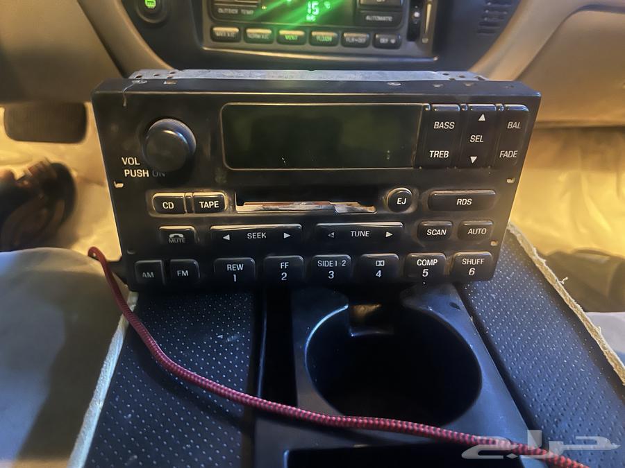 Old Ford radio with Bluetooth installed64585252449025110