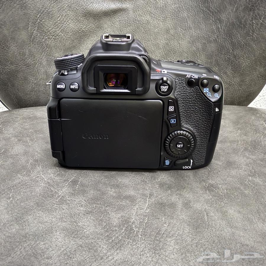 Canon EOS 70D Camera with Two Lenses64422435110914111