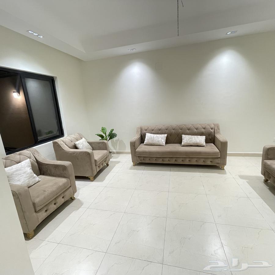 7-person sofa in excellent condition, 600 with minor side damage64407782870274111