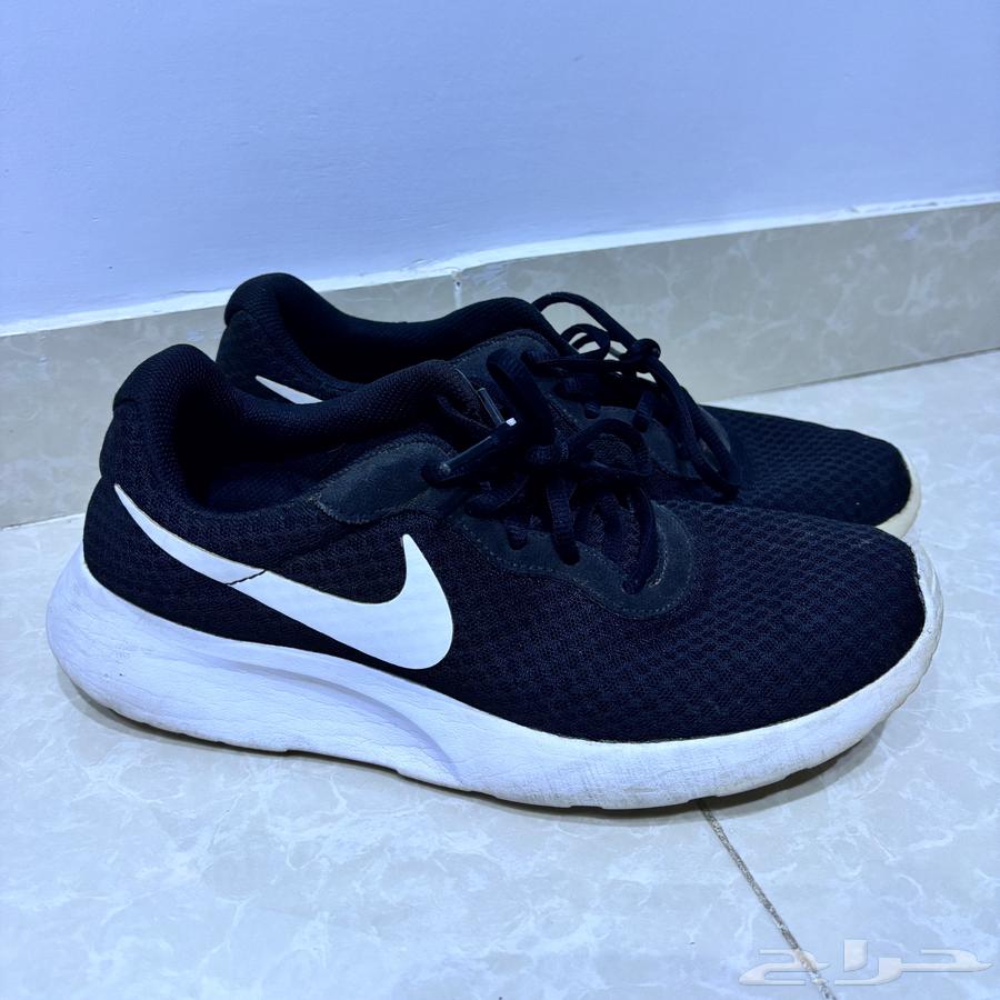 حذاء نايك أصلية مقاس 39 لون أسود64420337308801110