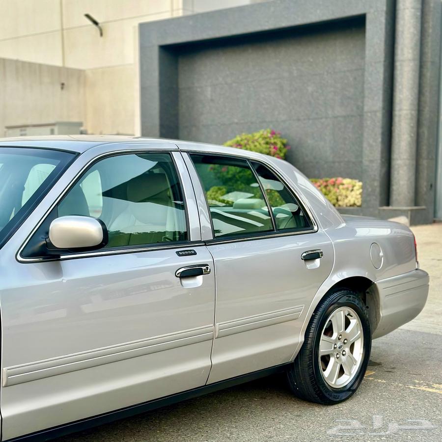 للبيع فورد 2011 امريكي مخزن نظيف64579540211587113