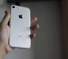 آيفون اس اي جيل الثالث 128 جى بي64585580925185111