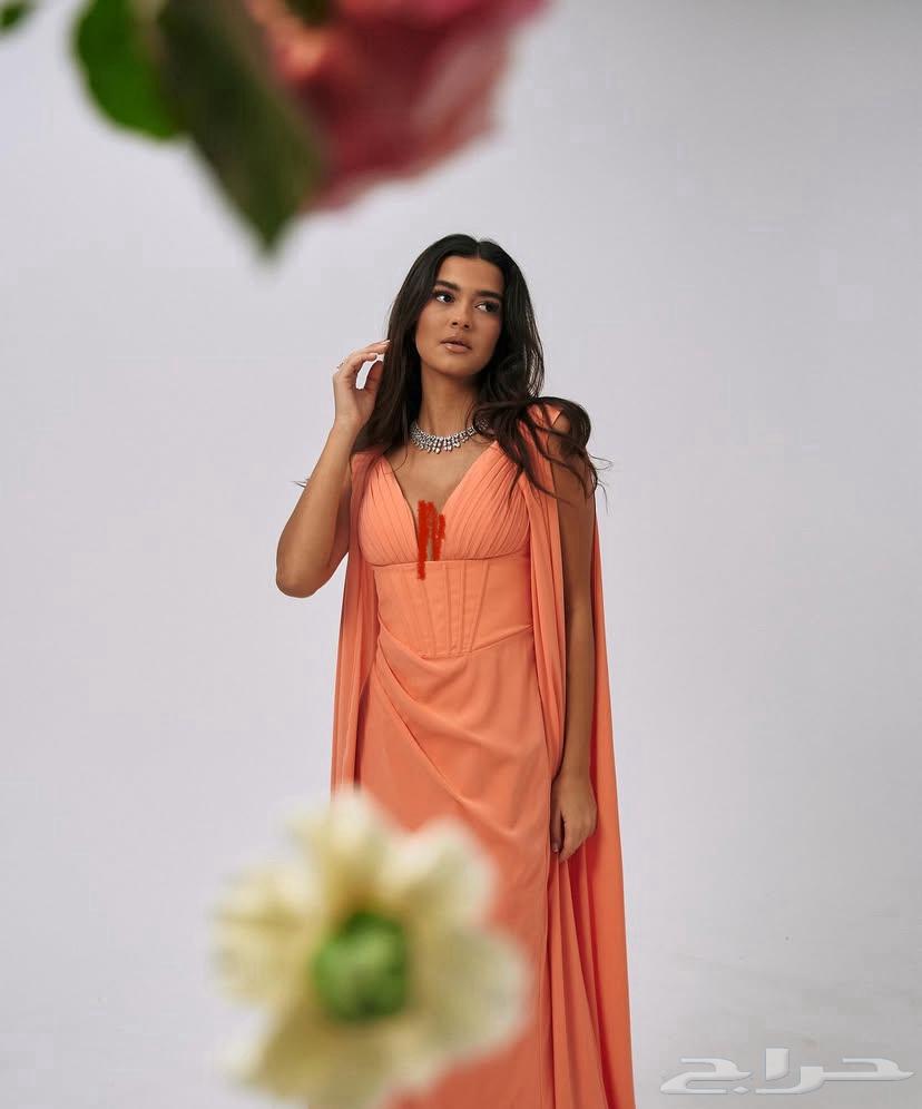 فستان مستعمل للبيع64425017176579114