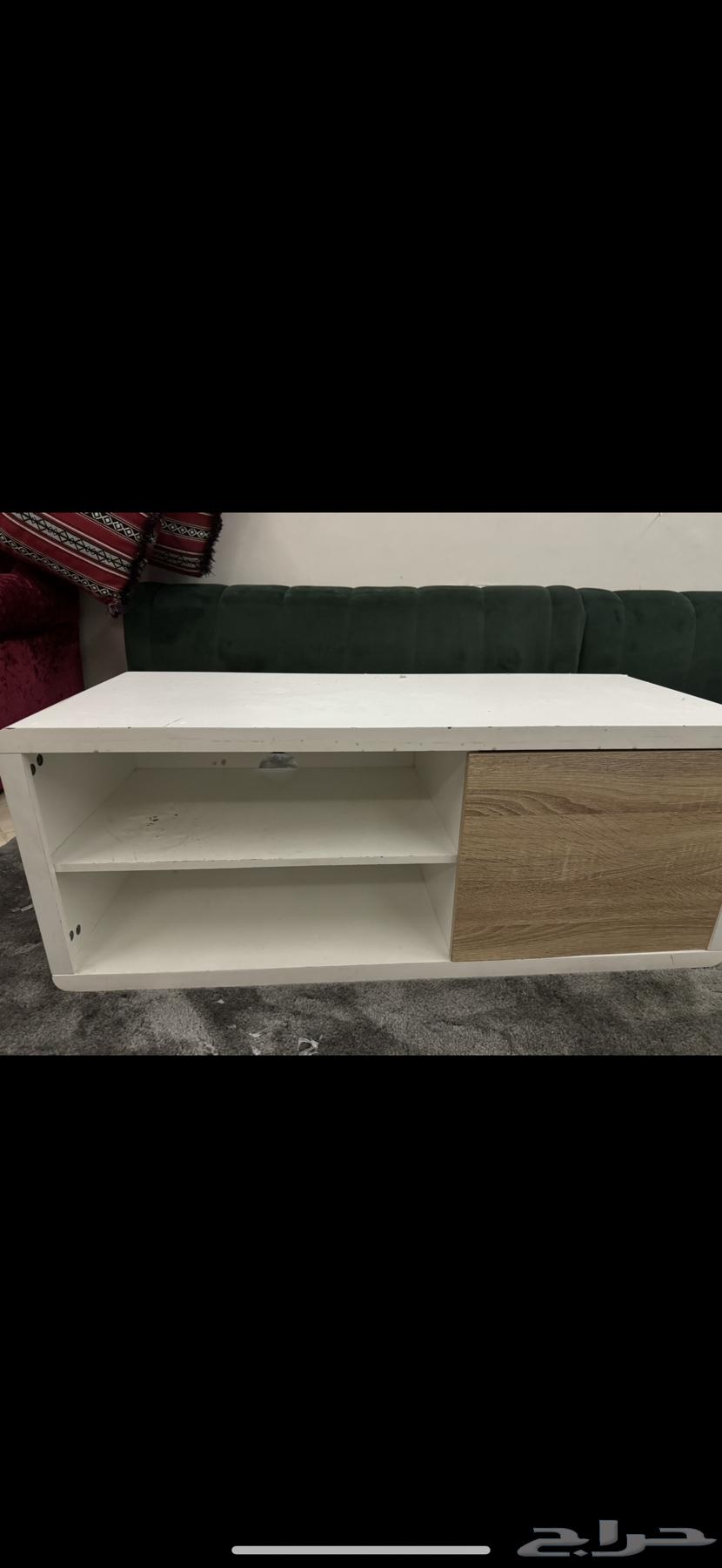 دولاب الشاشه للبيع لون ابيض و خشبي مترين الباب تنفتح64419318720259110