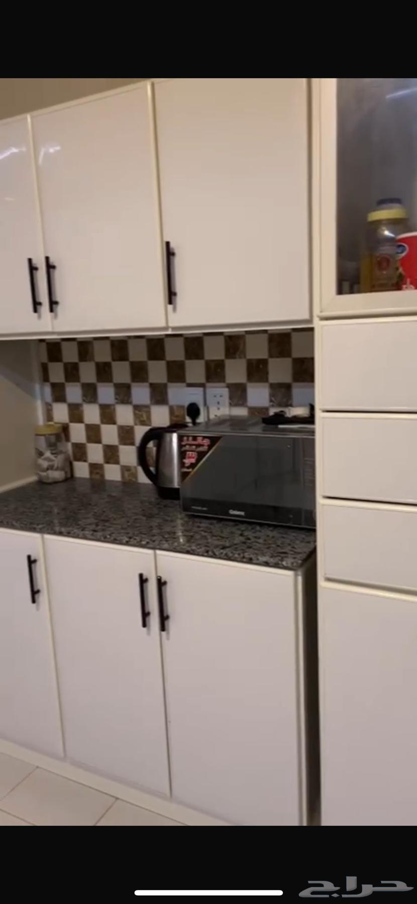 Kitchen, fridge, oven, sofa, table64420851088003110