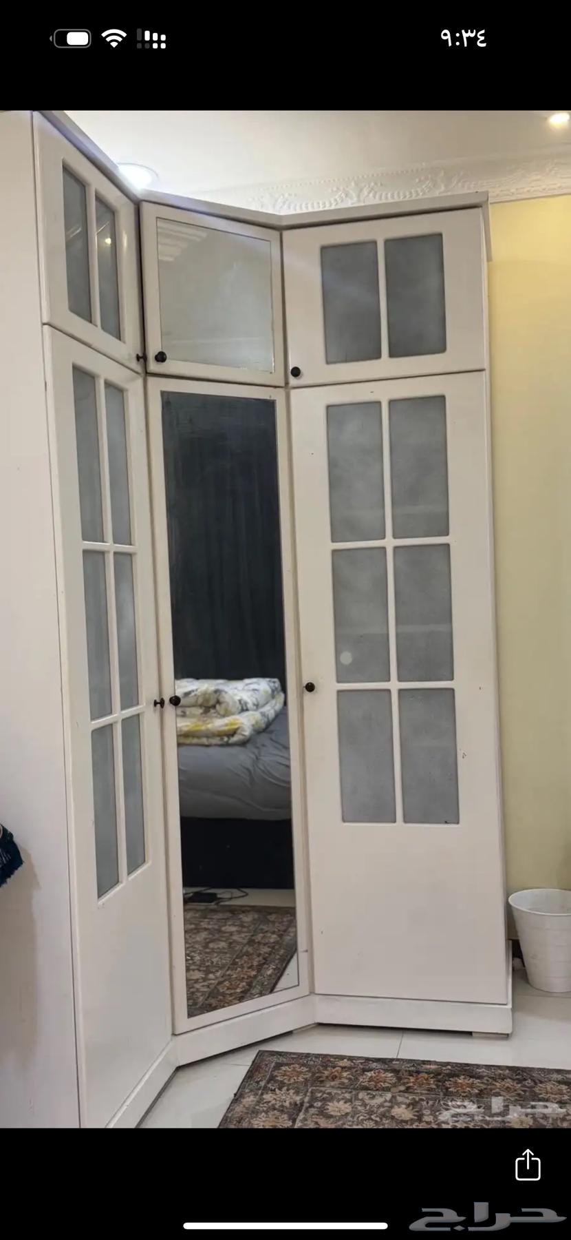 Corner cabinet in good condition64425663975937110