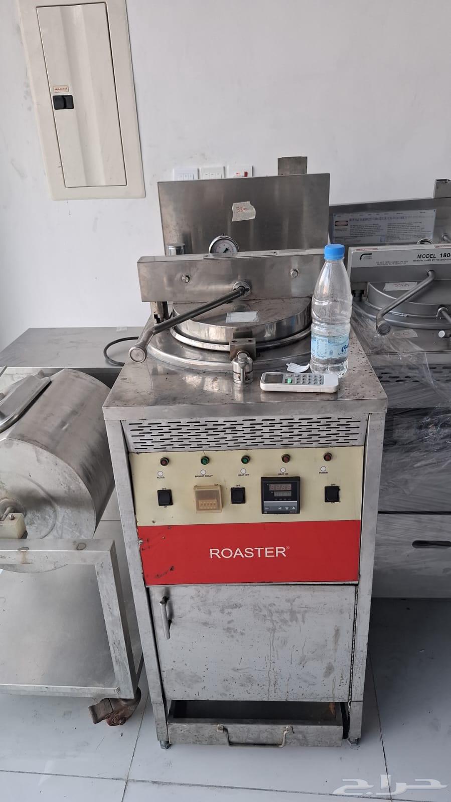 لبيع ثلاجه عرض عصير وخضار كمبرس خارجي داخلي ايطاليا 4م8م12م64423118857089111