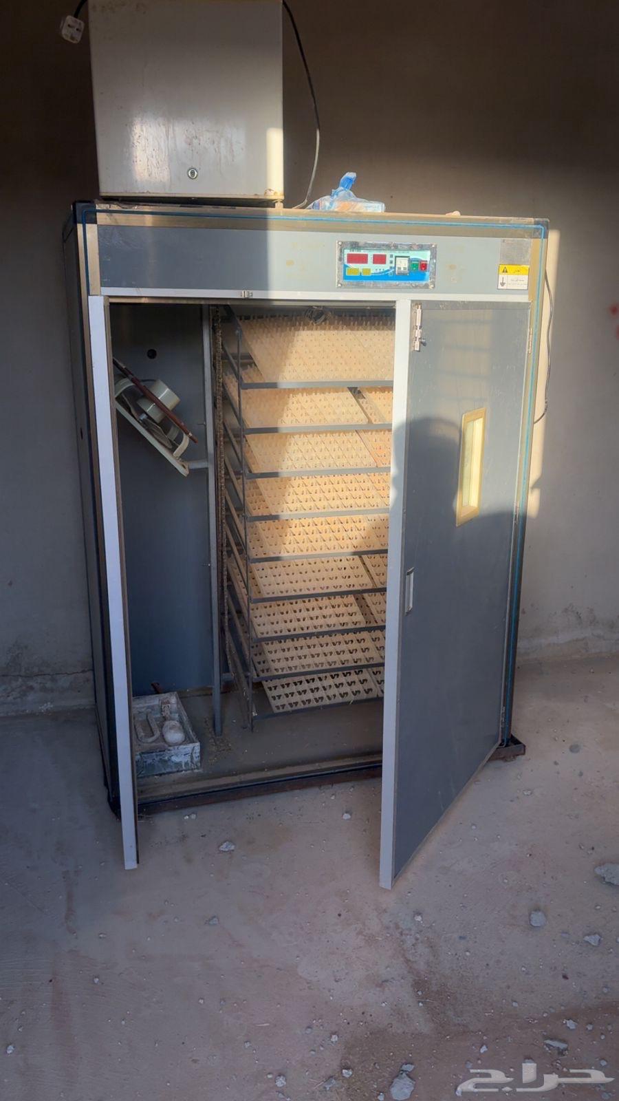 فقاسة اتوماتيك 1056 بيضة64424535297665112