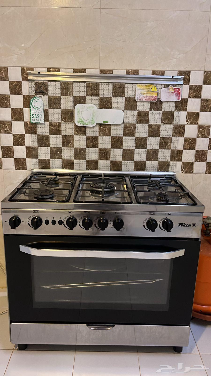 Kitchen, fridge, oven, sofa, table64420851088003113