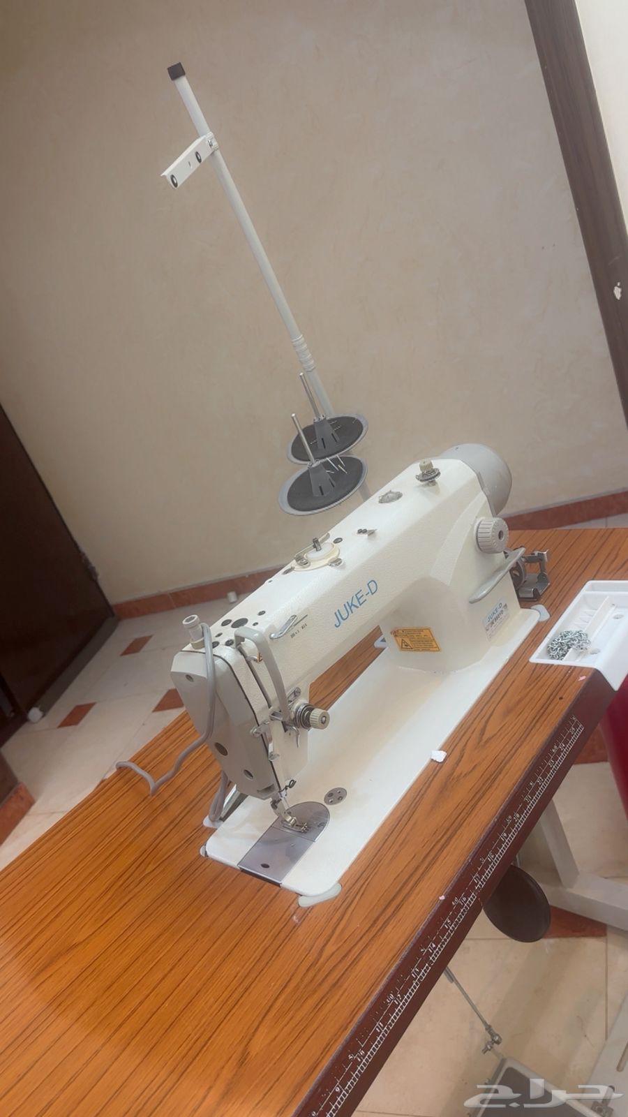 Juki sewing machine and overlock machine for sale, location Ha'il64424361345281110