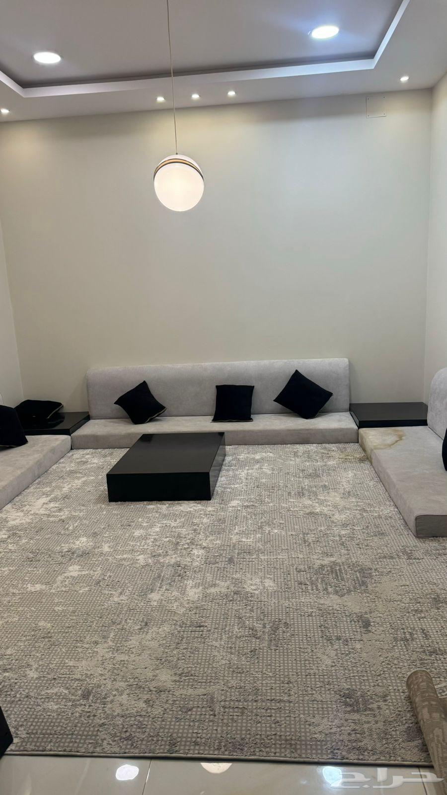 كنب نوعين ومجلس ارضي64424563960707110