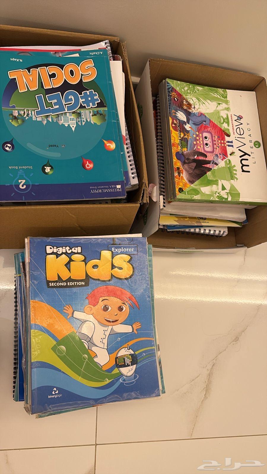 كتب عالمية مستعملة شبه جديده64424320678915113