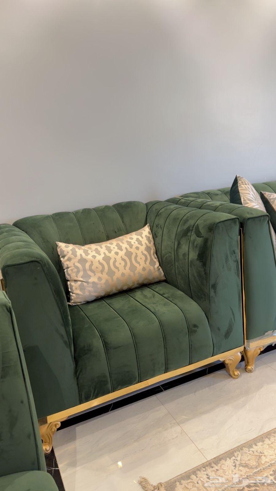 كنب للبيع جديد خمس قطع وثلاث طاولات مطلوب 100064425717592835111