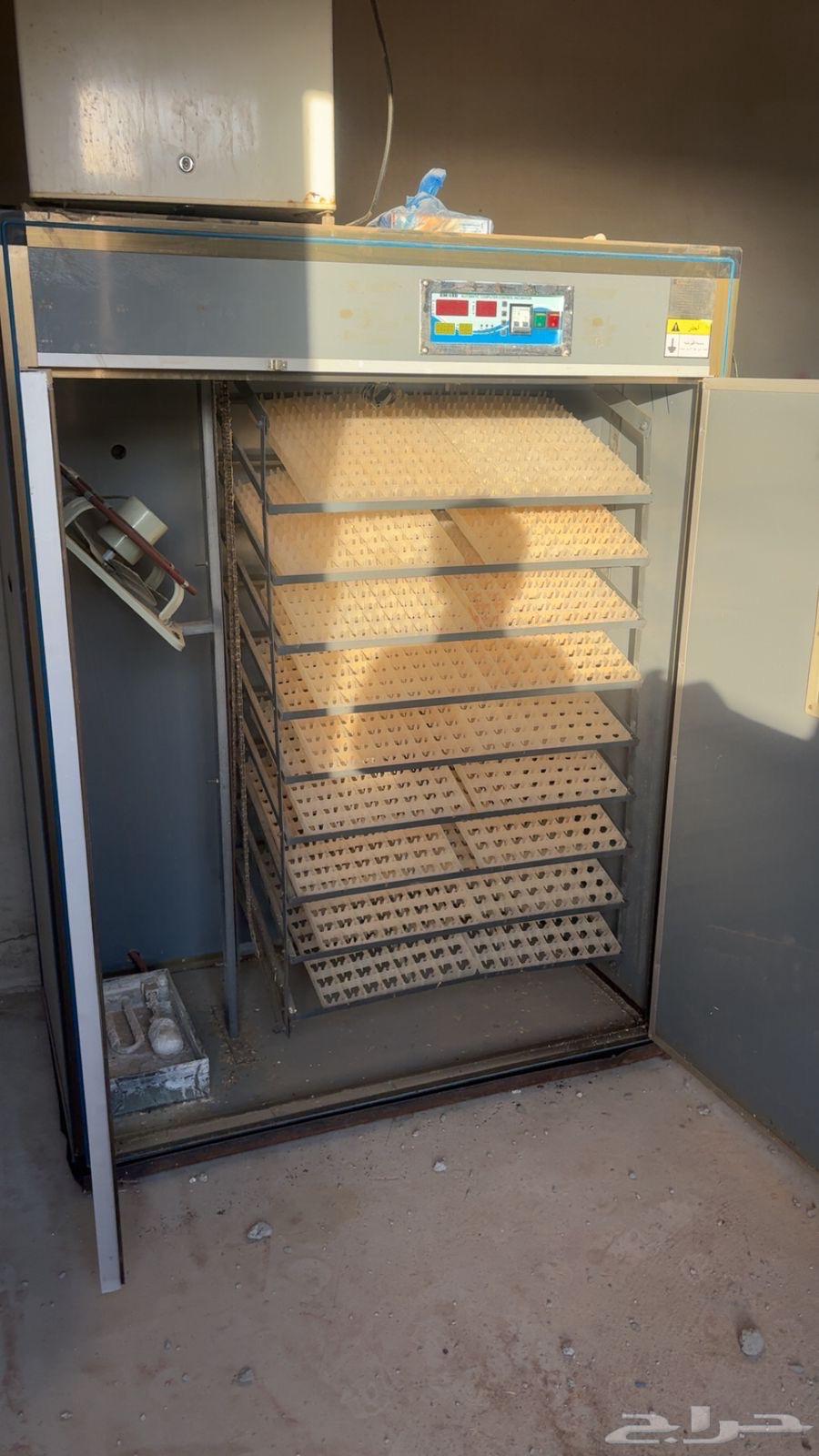 فقاسة اتوماتيك 1056 بيضة64424535297665111