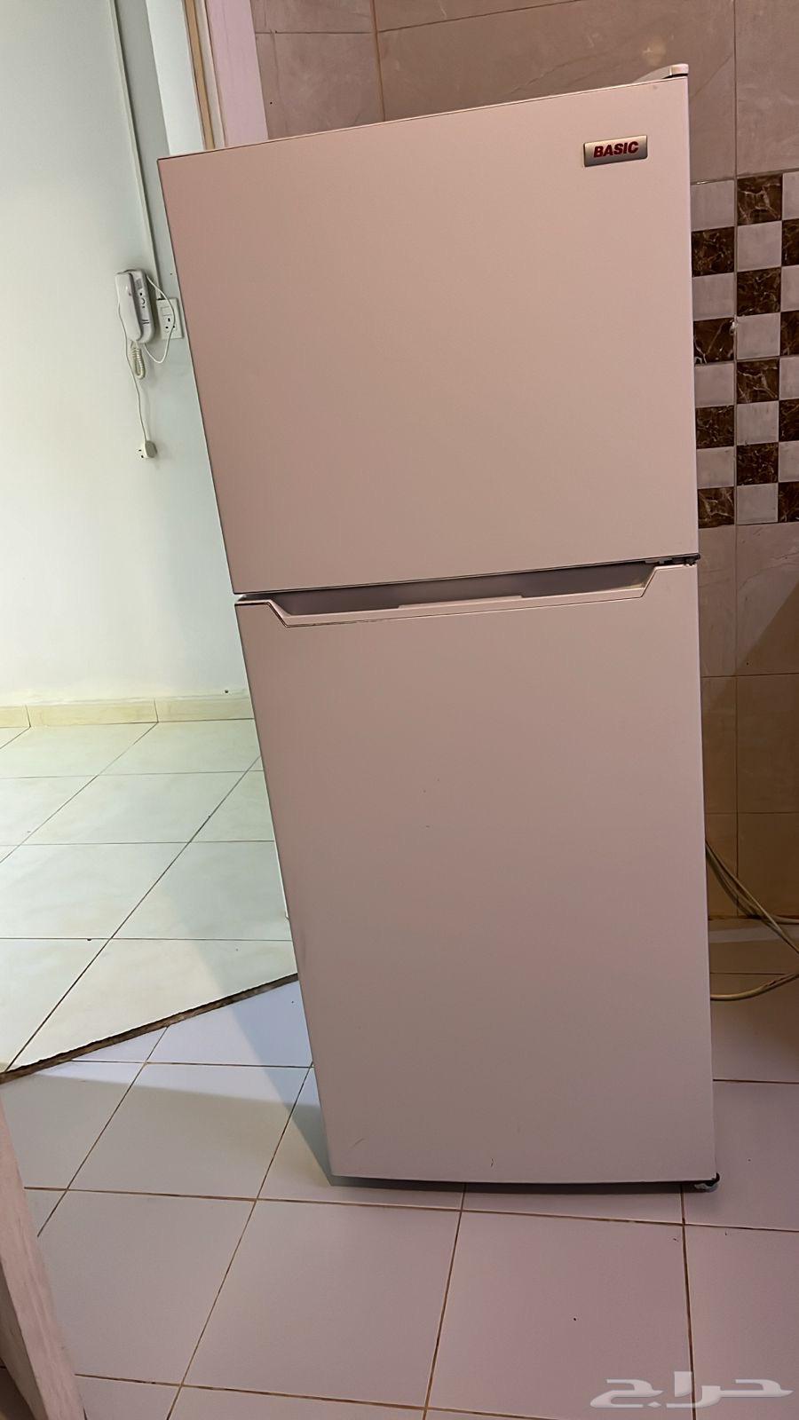 Kitchen, fridge, oven, sofa, table64420851088003114