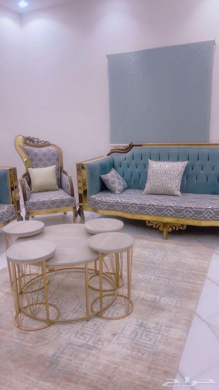 كنب مع الطاولات شبه جديد64423476007681111
