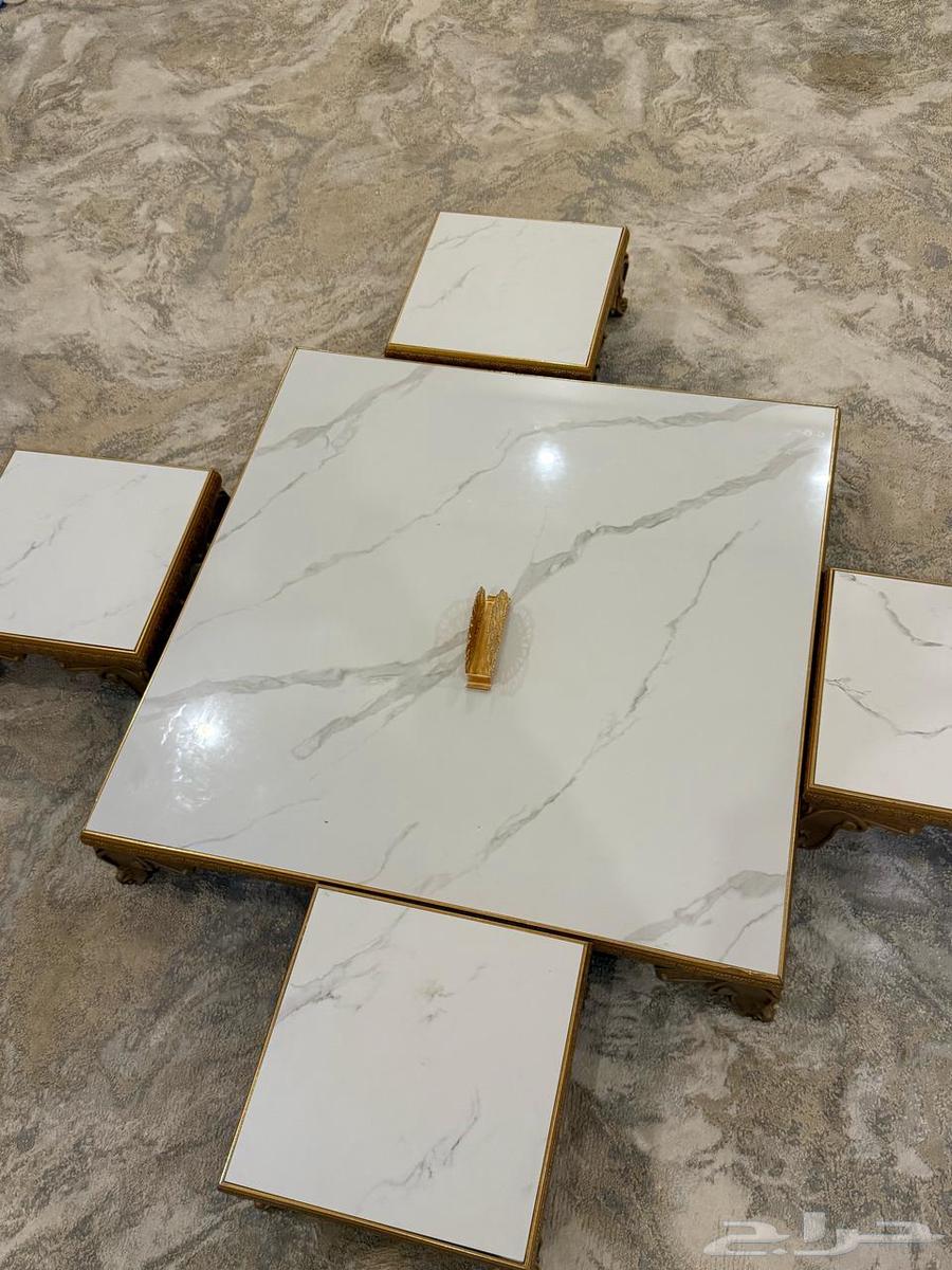 For sale floor table with 5 tables64423622955267110