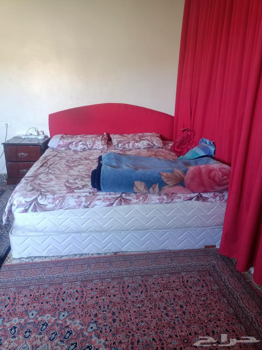 دولاب وسرير بحاله ممتازه جدا للبيع الدولاب 400 والسرير 60064422028314627111