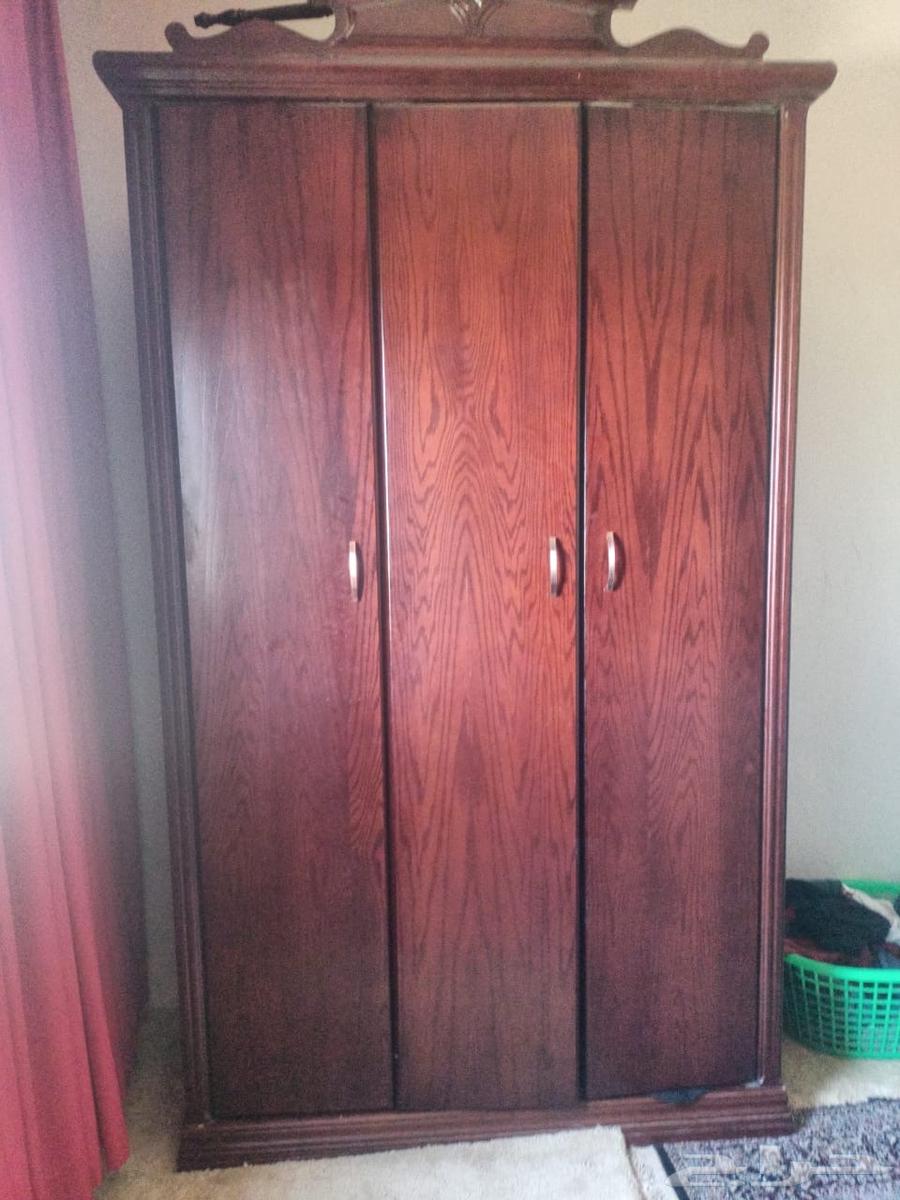 دولاب وسرير بحاله ممتازه جدا للبيع الدولاب 400 والسرير 60064422028314627110