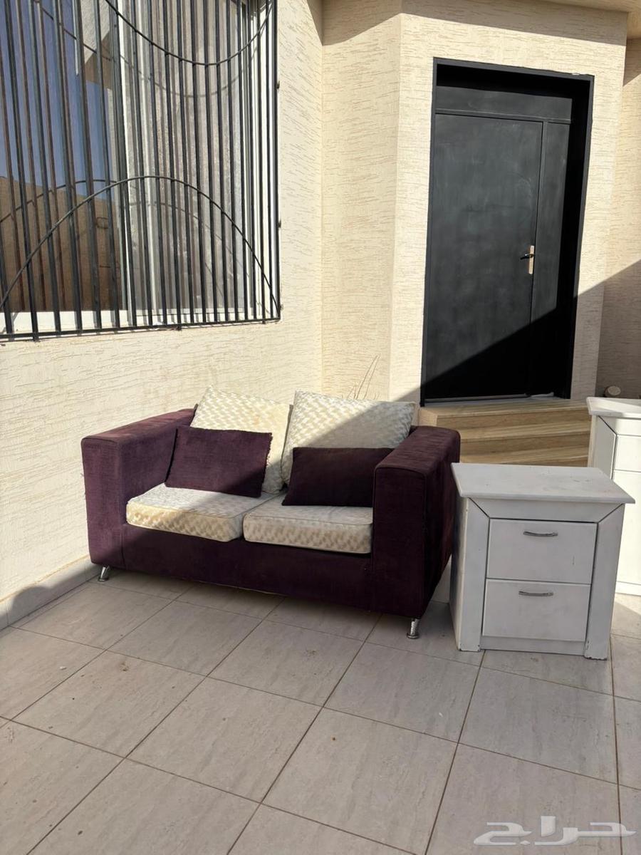 للبيع تسريحه وغرفة نوم ومرتبه64423339210499111