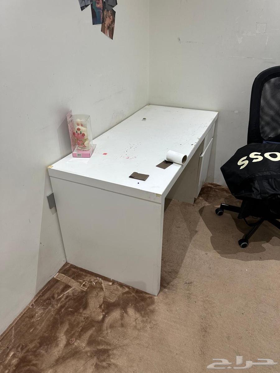 مكتب من ايكيا استعمال نضيف64419770847361110