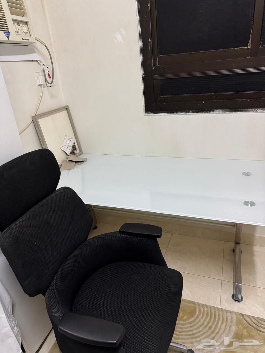 مكتب ودولاب وثلاجه للبيع64423542712705110