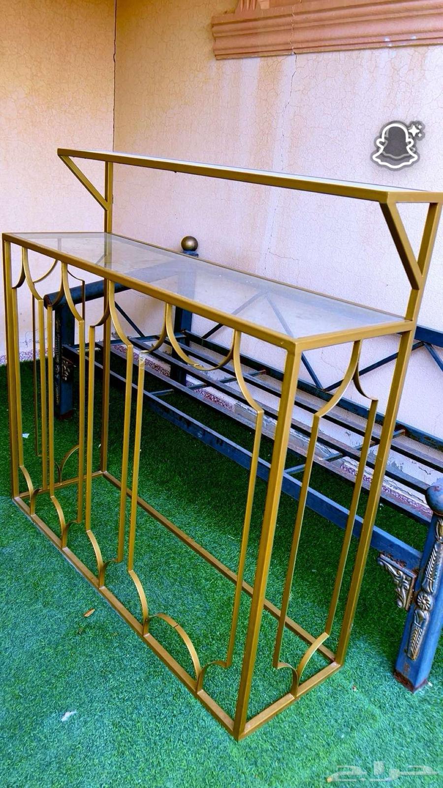 كنسول  مع مرايته  يمكن بيعه فردي المرايه اول الكنسول64432087816833112