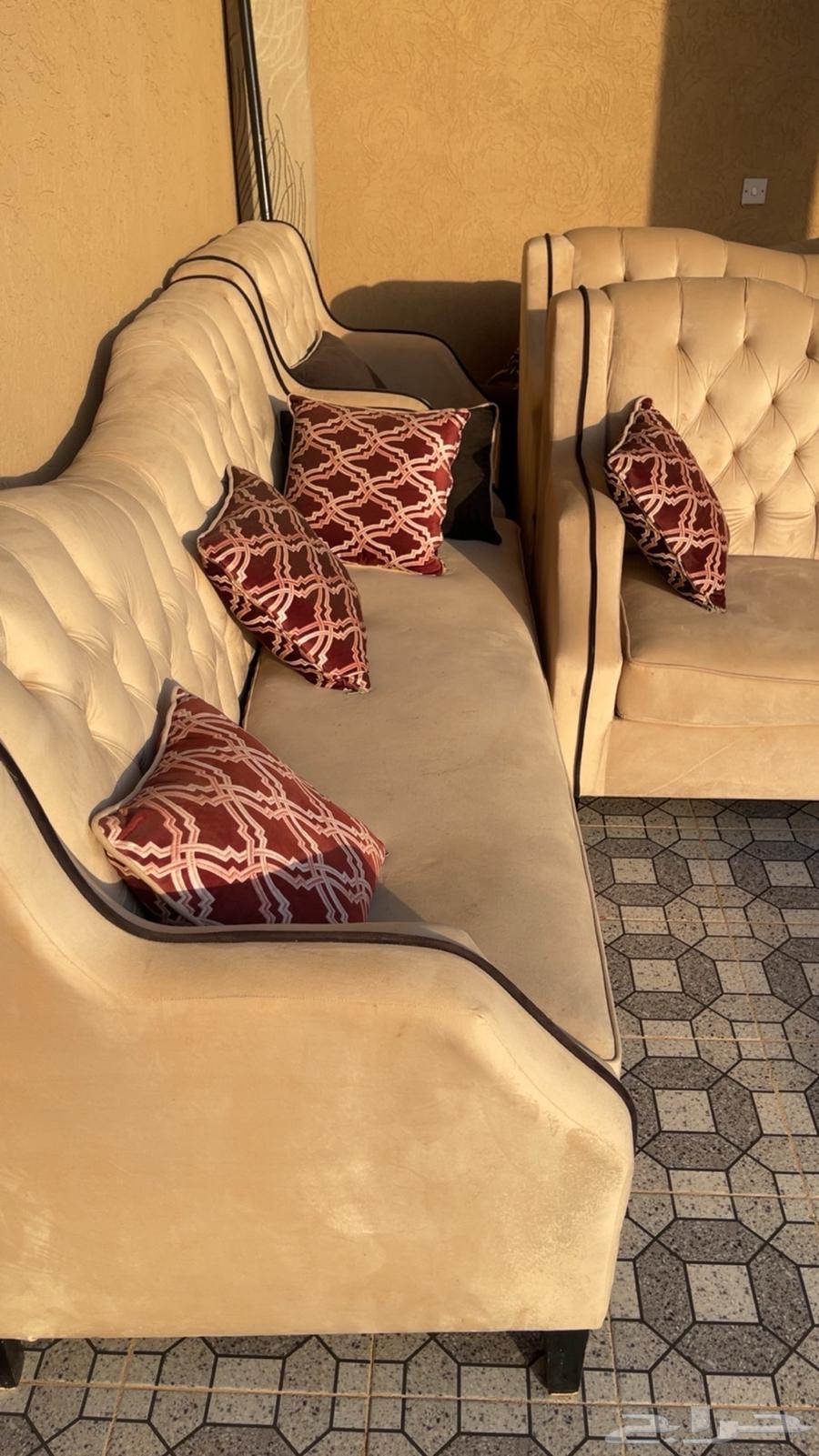 Semi-new sofa with its table64430502965763110