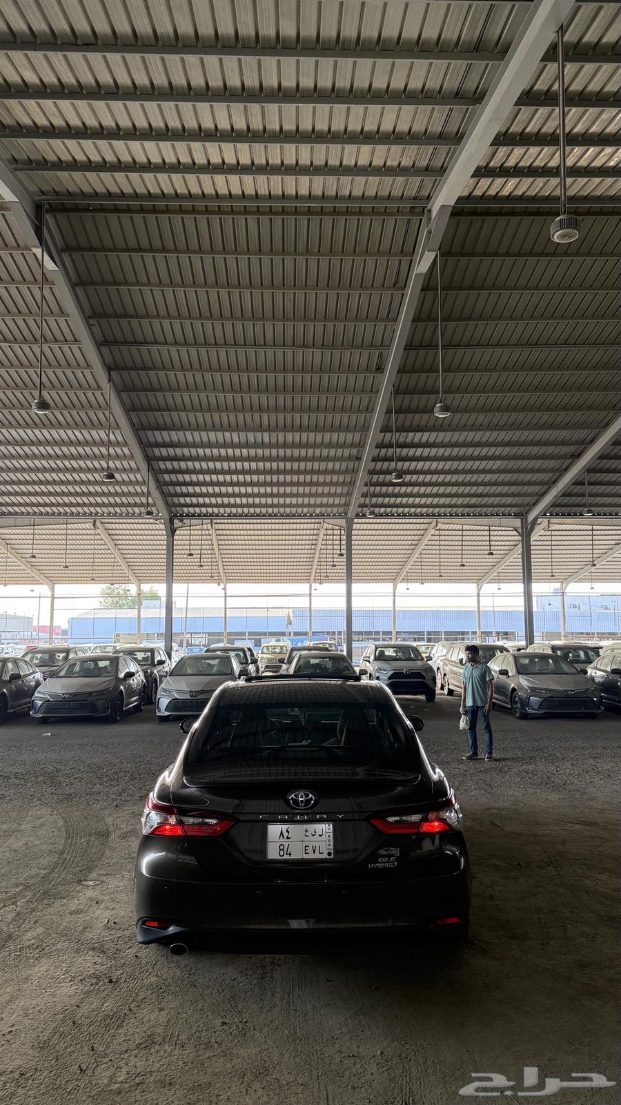 للبيع كامري GLE HEV 2024 هايبرد بني غامق64590959365763111