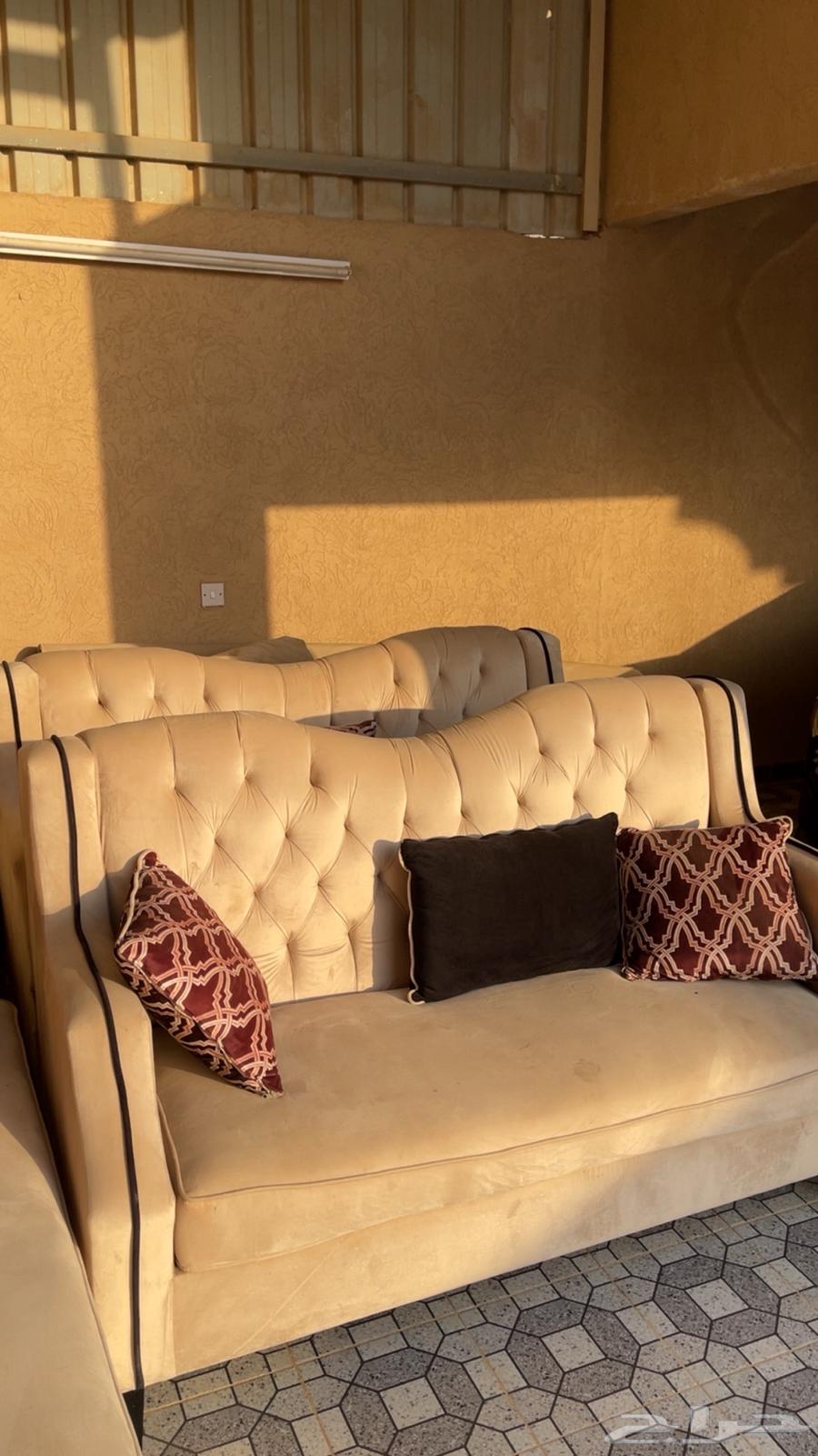 Semi-new sofa with its table64430502965763112