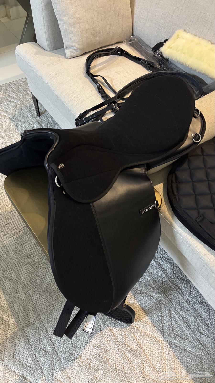 Excellent original STATUS saddle64433215741058110