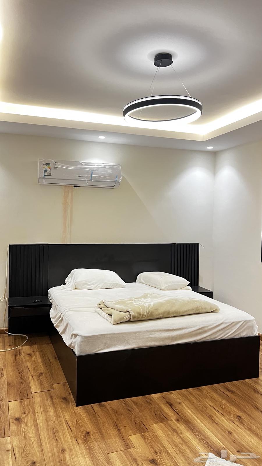 غرفة نوم مع مرتبة نظيفة جداا64430327308547110