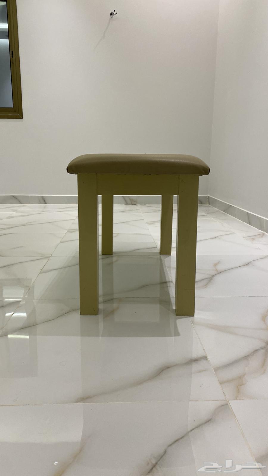 كرسي للبيع استعمال نظيف64432482130689114