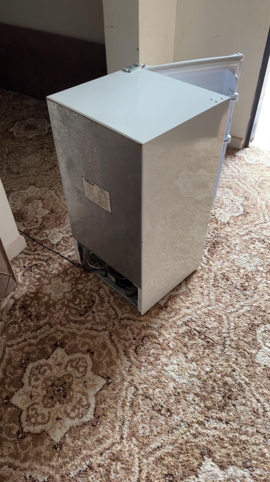 ثلاجة صغيرة مستعملة64430575895938110